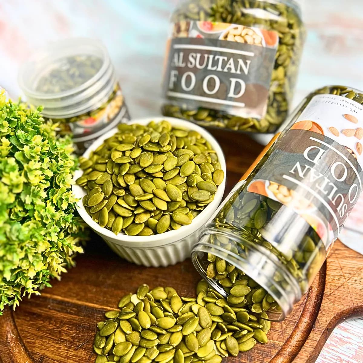 Kuaci biji labu hijau dalam mangkuk dan balang AlSultanFood